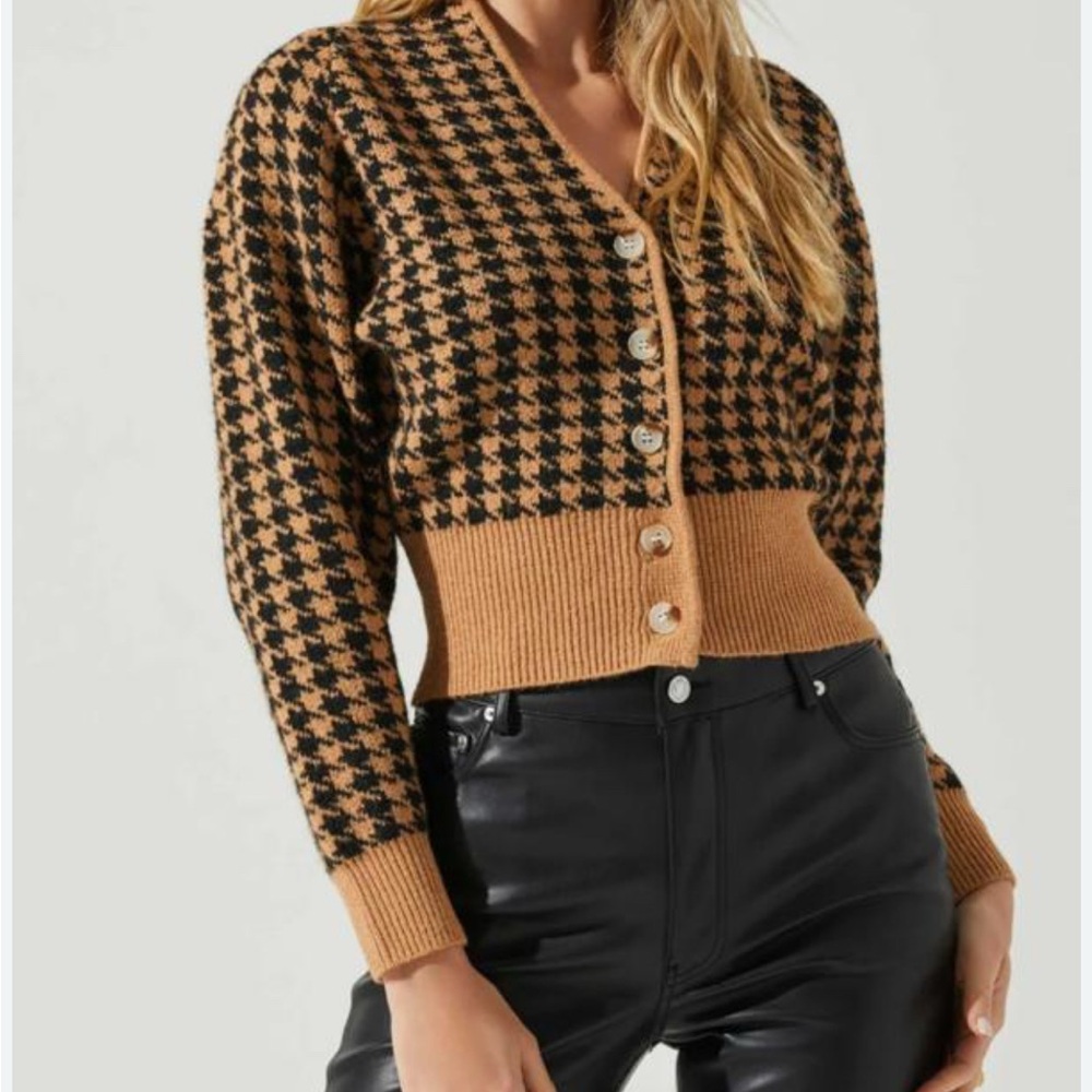 ASTR the Label Houndstooth Sweater